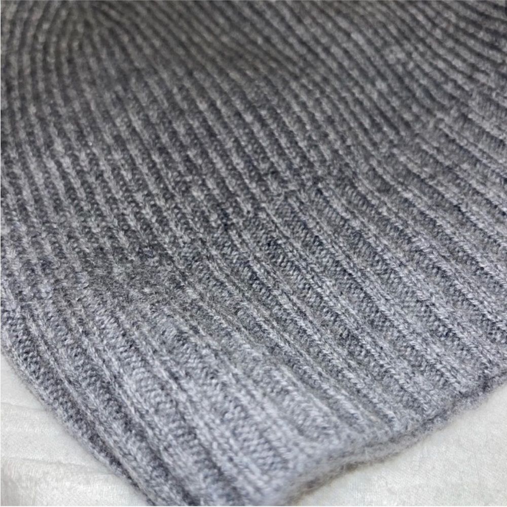 NORDSTROM 100% Cashmere Gray Knit
Beanie Hat - Picture 4 of 6